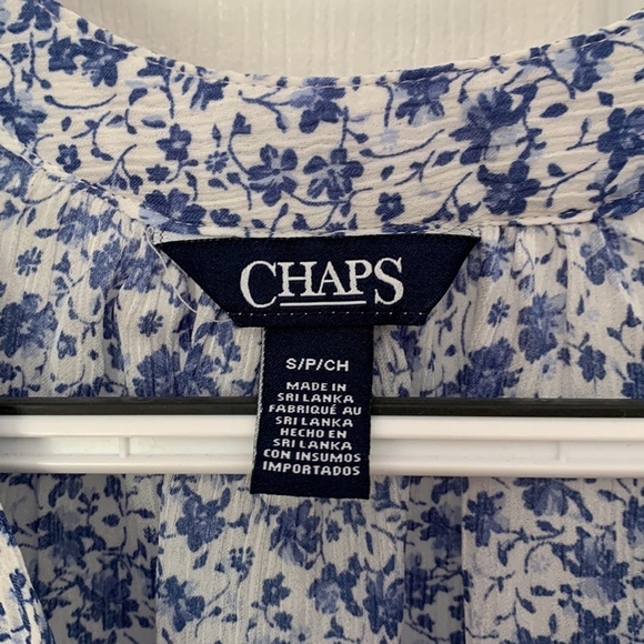 Blue and white floral Chaps blouse small - Picture 4 of 7